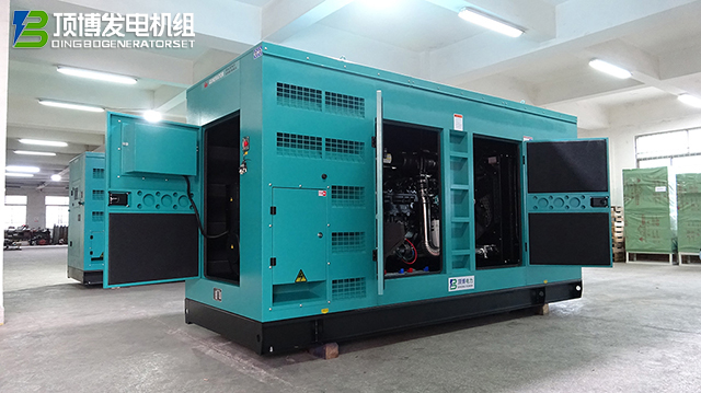 頂博柴油發(fā)電機(jī)組：企業(yè)工廠穩(wěn)定運(yùn)行的堅(jiān)實(shí)后盾，高效智能引領(lǐng)行業(yè)新篇章
